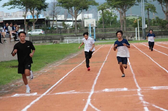 97週年校慶暨運動大會:200M圖片
