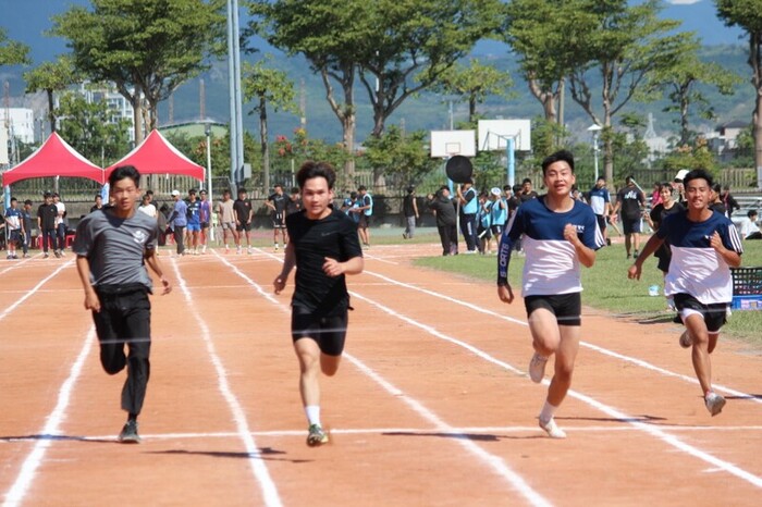 97週年校慶暨運動大會:100M-02圖片